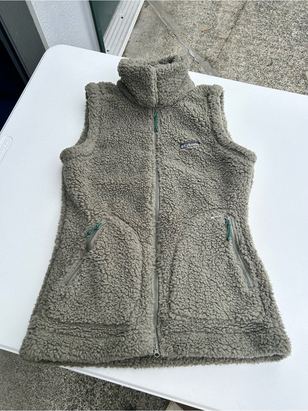 Columbia Olive Sherpa Fleece Vest with Zip Pockets